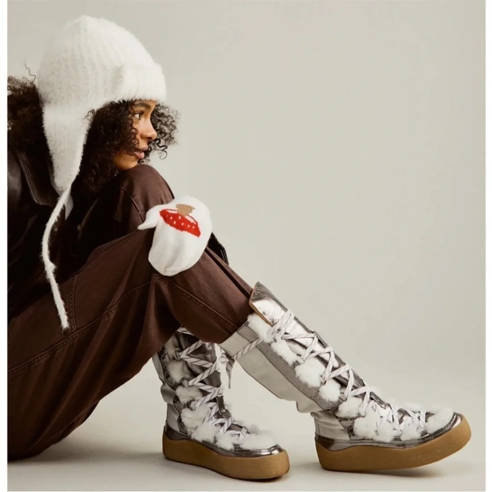 Free People Wilder Mukluk Shearling Boot Size 8 NIB